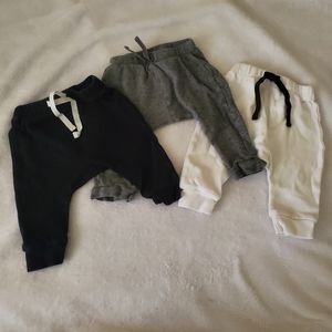 Lot of three neutral infant sweat pants